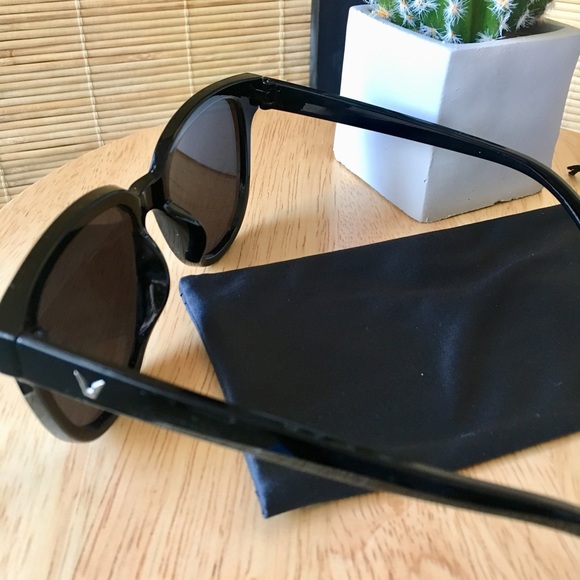 Reflective New Design Sunglasses - Picture 7 of 8